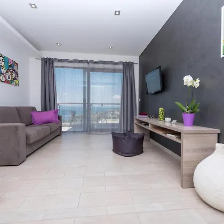 Steffi Apartment